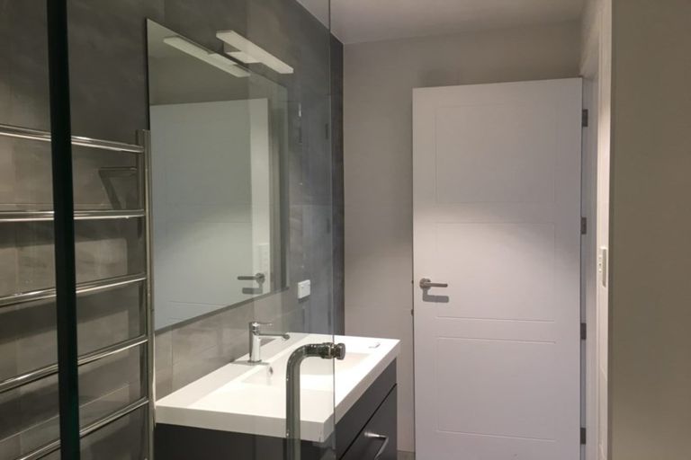 Photo of property in 120 Kittiwake Drive, Schnapper Rock, Auckland, 0632