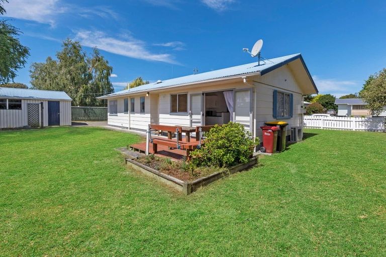 Photo of property in 16 Baillie Crescent, Carterton, 5713