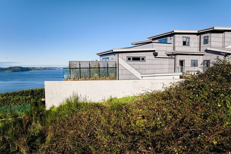 Photo of property in 33 Grumman Lane, Newlands, Wellington, 6037