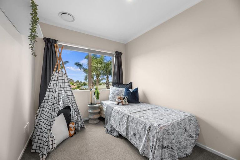 Photo of property in 11 Hinton Place, Pyes Pa, Tauranga, 3112