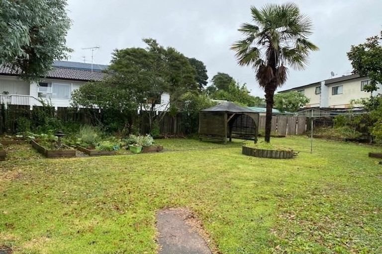 Photo of property in 1 Triangle Road, Massey, Auckland, 0614
