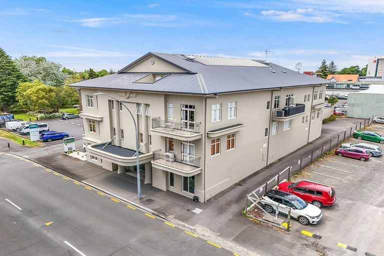 Photo of property in 2b/11 London Street, Hamilton Central, Hamilton, 3204