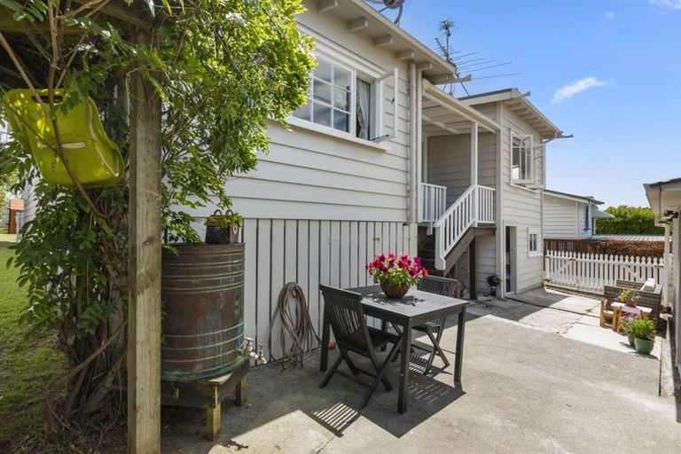 Photo of property in 13 Aramoana Avenue, Devonport, Auckland, 0624