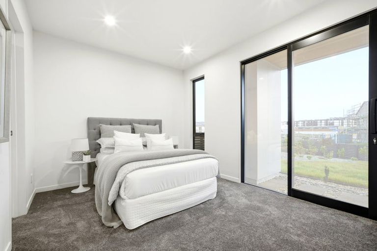 Photo of property in 28 Streamview Way, Long Bay, 0792