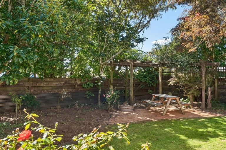 Photo of property in 91 Manu Crescent, Upper Vogeltown, New Plymouth, 4310