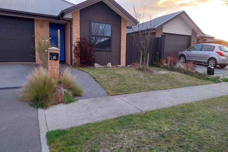 Photo of property in 16 Ragley Way, Rolleston, 7615