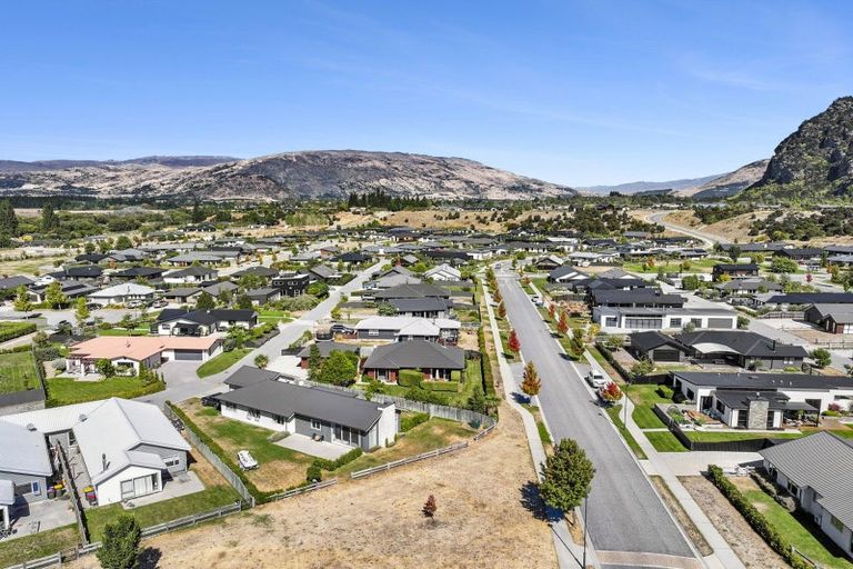 Photo of property in 33 Sherwin Avenue, Albert Town, Wanaka, 9305