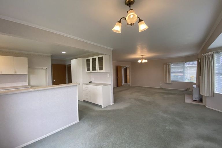 Photo of property in 2/225 Mangorei Road, Merrilands, New Plymouth, 4312