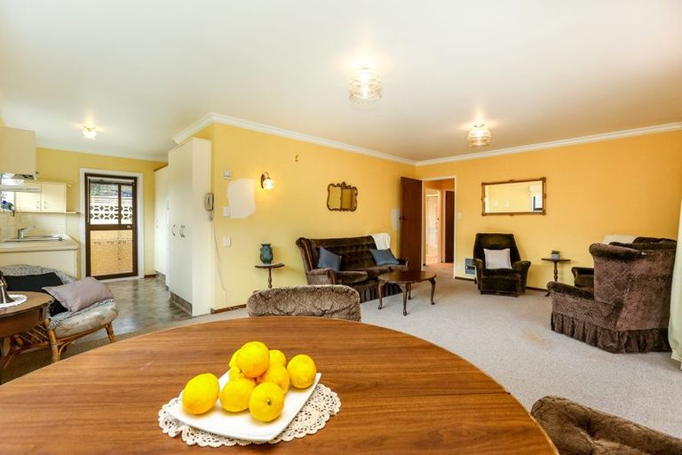 Photo of property in 6 Holsworthy Road, Lower Vogeltown, New Plymouth, 4310