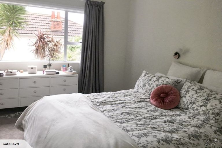 Photo of property in 135 Shakespeare Road, Bluff Hill, Napier, 4110