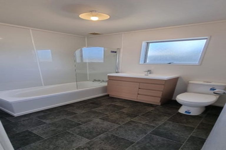 Photo of property in 1/5 Hatherley Place, Clendon Park, Auckland, 2103