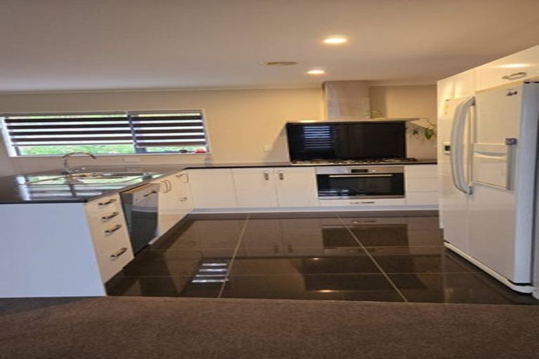 Photo of property in 22 Portmore Place, Grenada Village, Wellington, 6037