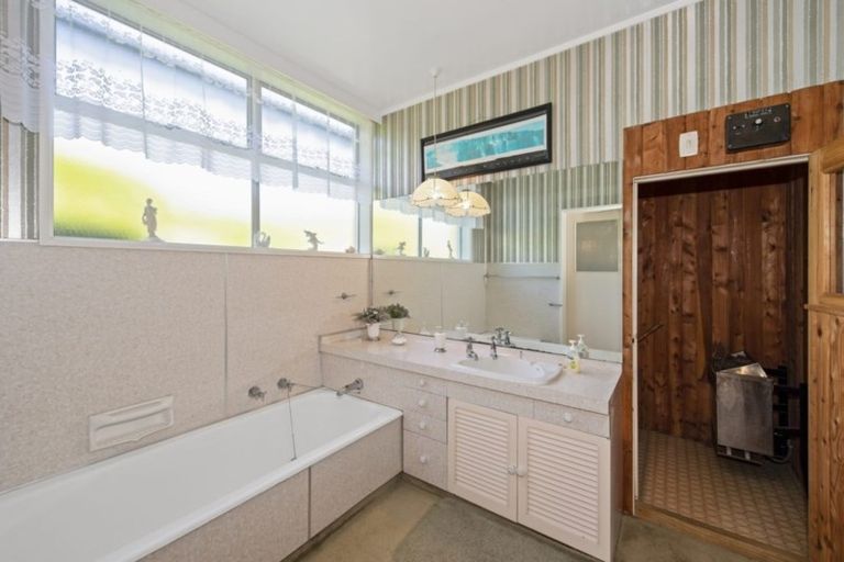 Photo of property in 24 Guinness Crescent, Ilam, Christchurch, 8041