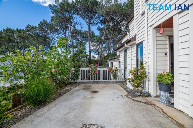 Photo of property in 73a Granville Drive, Massey, Auckland, 0614