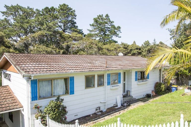 Photo of property in 58 Easton Park Parade, Glenfield, Auckland, 0629