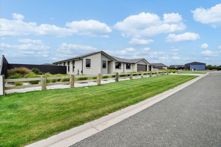 Photo of property in 15 Chatham Rise, Seaward Bush, Invercargill, 9812