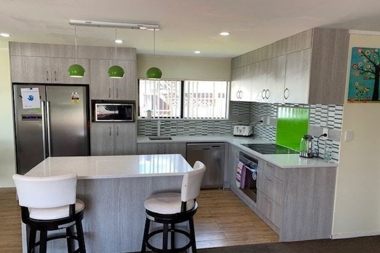 Photo of property in 12 Flamingo Court, Goodwood Heights, Auckland, 2105