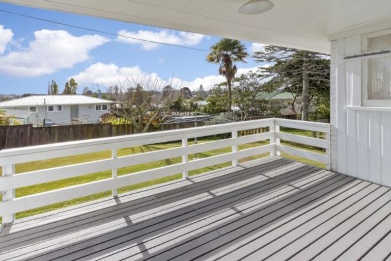 Photo of property in 13 Paulange Place, Pakuranga Heights, Auckland, 2010