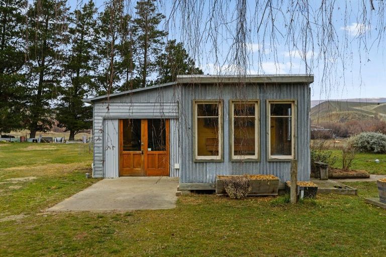 Photo of property in 2182 Tarras-cromwell Road, Tarras, Cromwell, 9383