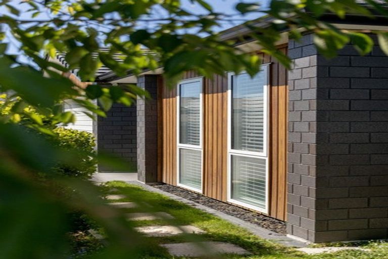 Photo of property in 73 Bert Wall Drive, Omokoroa, 3114