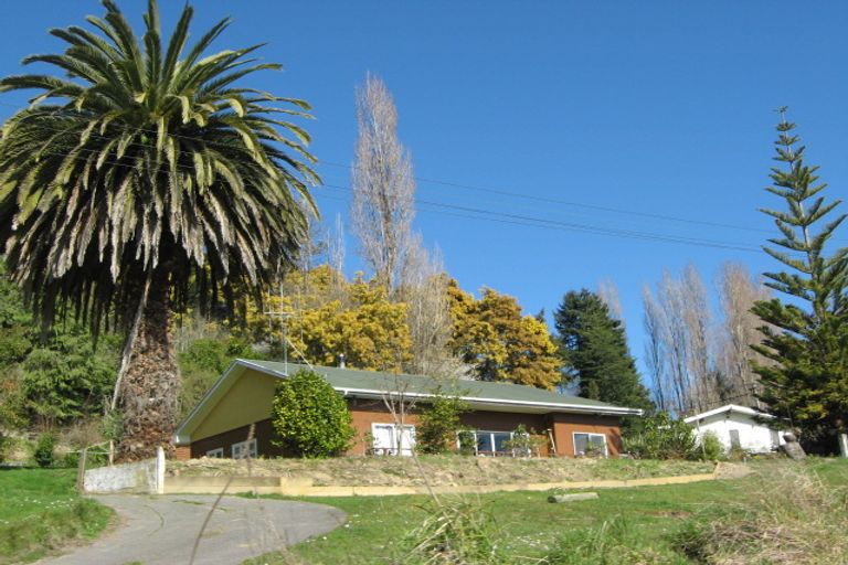 Photo of property in 3 Marshall Road, Hunterville, 4730
