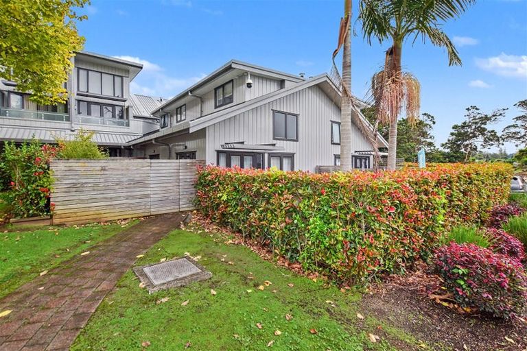 Photo of property in 24a/30 Westward Ho, Glen Eden, Auckland, 0602
