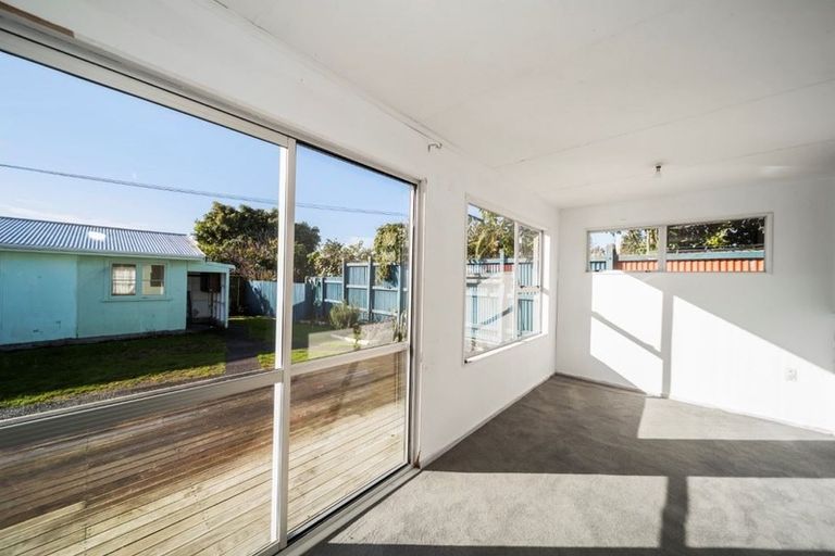Photo of property in 29 Wrantage Street, Westown, New Plymouth, 4310