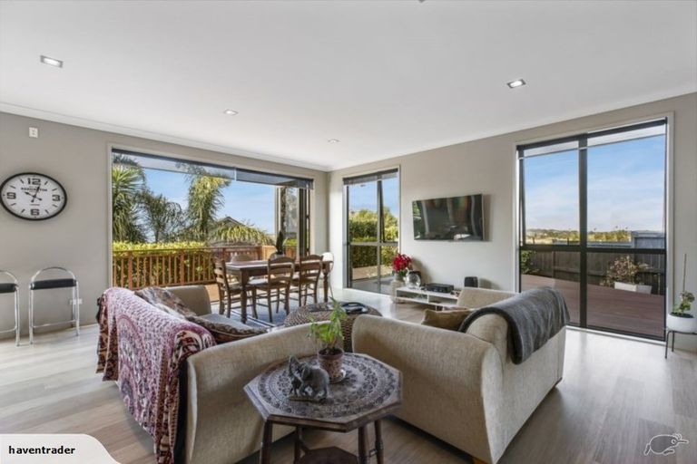 Photo of property in 34 Manhattan Rise, Orewa, 0931