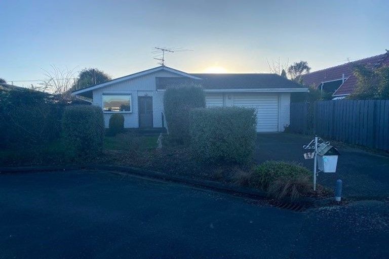 Photo of property in 9 Cintra Place, Casebrook, Christchurch, 8051