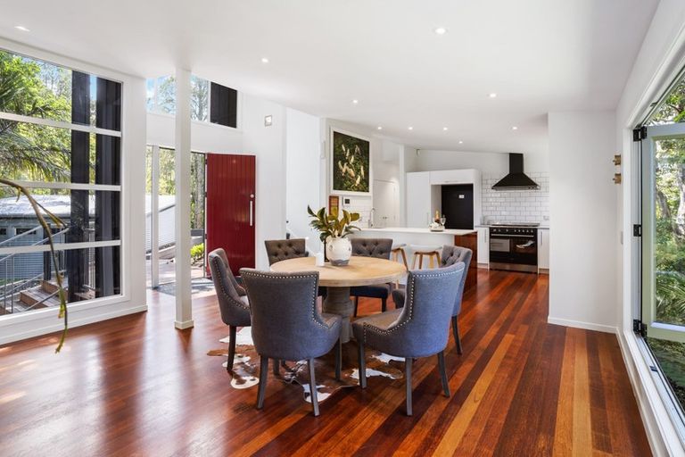 Photo of property in 18 Kereru Grove, Greenhithe, Auckland, 0632