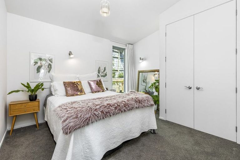 Photo of property in 3 Veronica Close, Red Beach, 0932