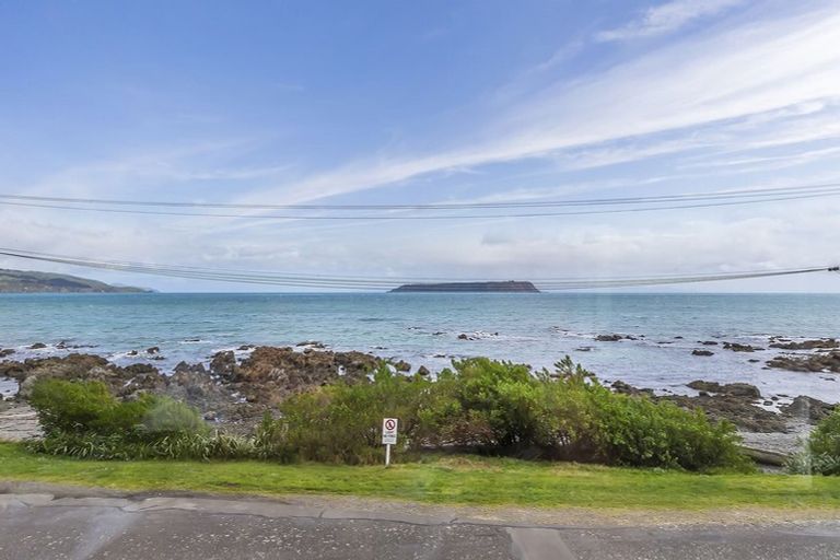 Photo of property in 77 Moana Road, Plimmerton, Porirua, 5026