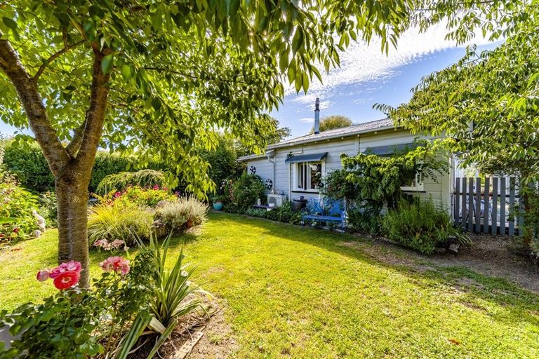 Photo of property in 8a Shanly Street, Waipawa, 4210