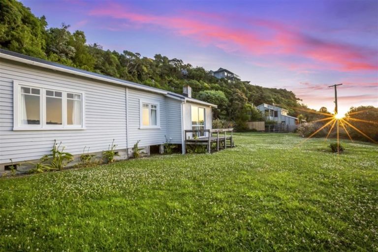 Photo of property in 57-59 Seaview Road, Paremata, Porirua, 5024