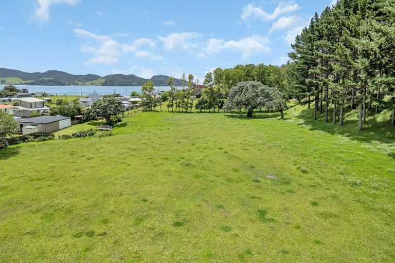 Photo of property in 121 Ohawini Road, Oakura, Hikurangi, 0184