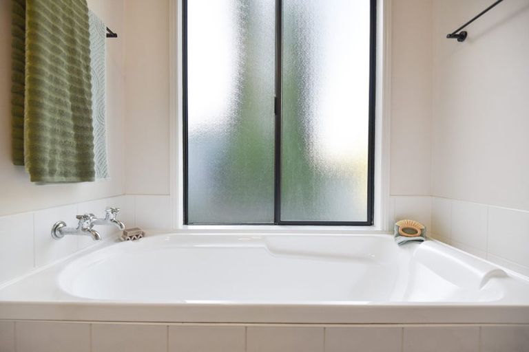 Photo of property in 25 Tihi Road, Springfield, Rotorua, 3015