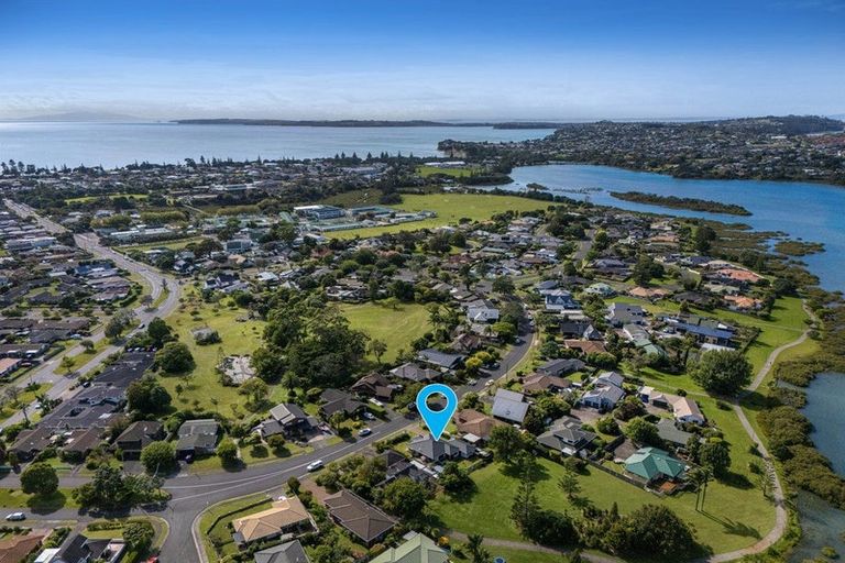 Photo of property in 75 Maygrove Drive, Orewa, 0931
