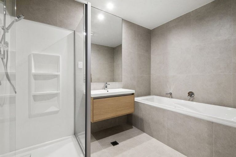 Photo of property in 1/1 Parapara Place, Albany, 0632