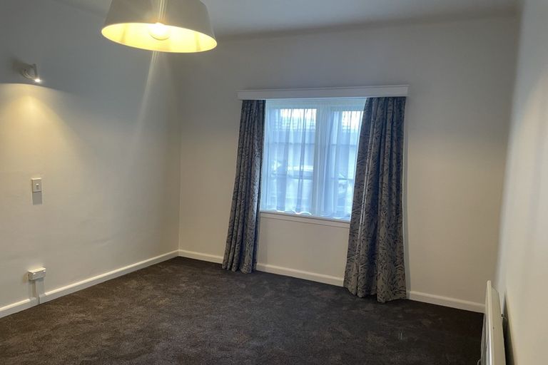 Photo of property in Westhaven Apartments, 1/127 Molesworth Street, Thorndon, Wellington, 6011