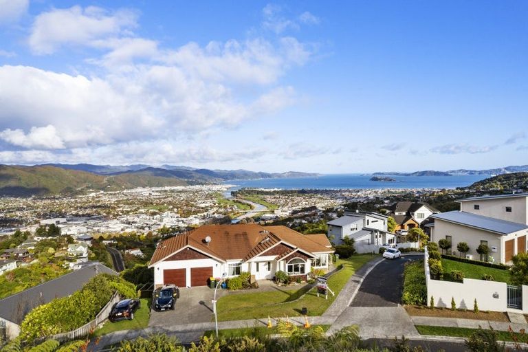 Photo of property in 22 Arahiwi Grove, Tirohanga, Lower Hutt, 5010