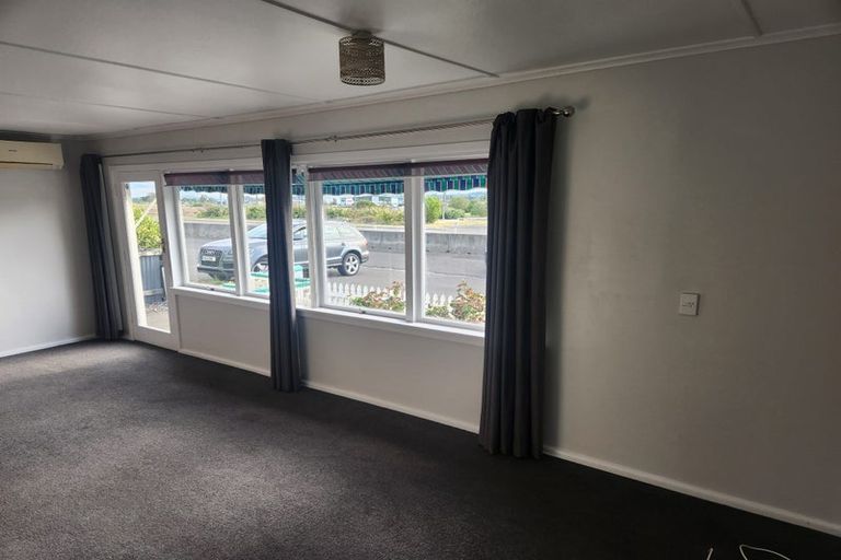 Photo of property in 35 Pukeko Place, Westshore, Napier, 4110