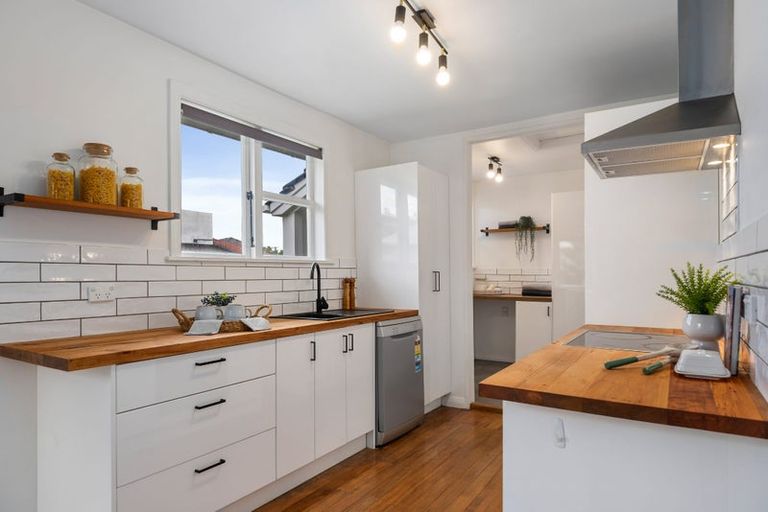 Photo of property in 21 Glenfield Crescent, Mairehau, Christchurch, 8052