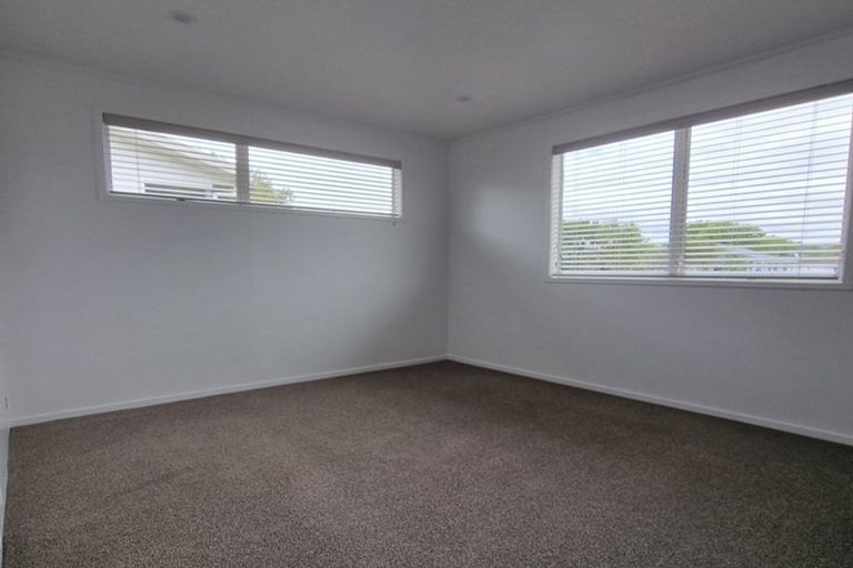 Photo of property in 2/69 Luanda Drive, Ranui, Auckland, 0612