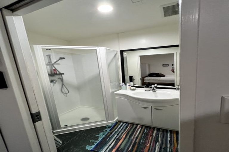 Photo of property in Atrium Apartments, 2h/154 The Terrace, Wellington Central, Wellington, 6011