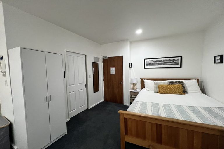 Photo of property in Atrium Apartments, 2h/154 The Terrace, Wellington Central, Wellington, 6011