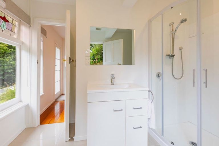 Photo of property in 35 Milton Road, Bluff Hill, Napier, 4110