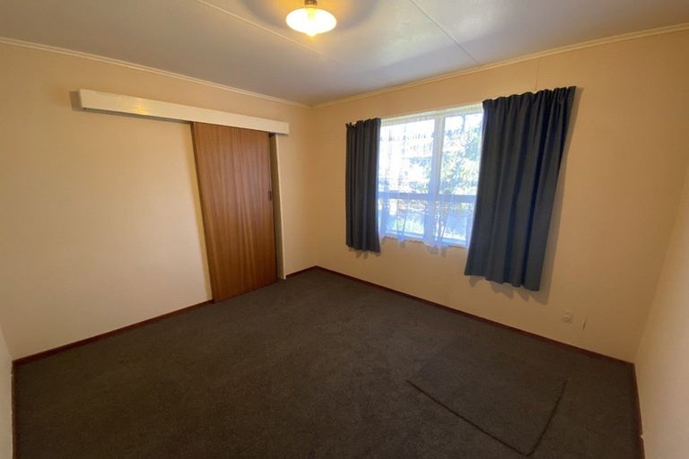 Photo of property in 9 Raglan Avenue, Cloverlea, Palmerston North, 4412