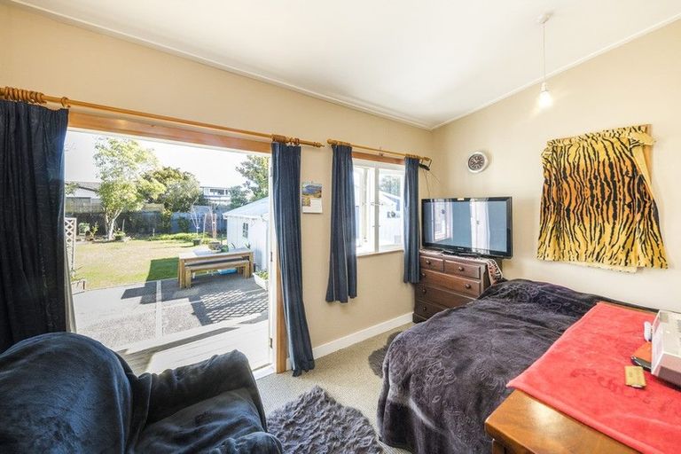 Photo of property in 18 Bryant Street, Takaro, Palmerston North, 4412