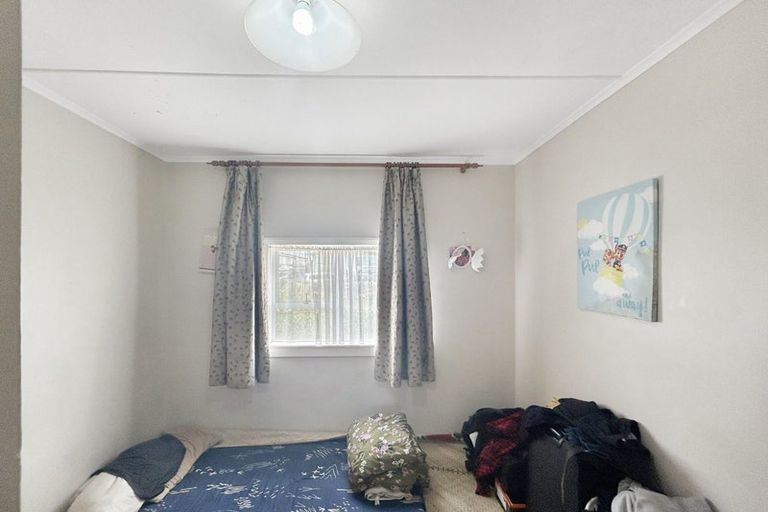 Photo of property in 2 Morgan Street, Castlecliff, Whanganui, 4501