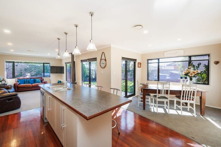 Photo of property in 3 Sunshine Place, Kelvin Grove, Palmerston North, 4414